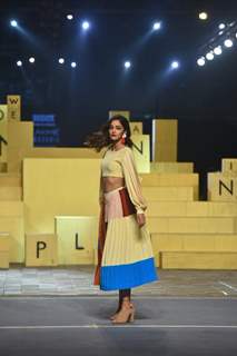 Ananya Panday walks the ramp at Lakme Fashion Week 2021!