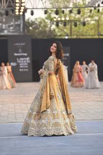 Divya Khosla Kumar at Lakme Fashion Week 2021