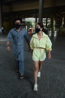 Kriti Kharbanda and Pulkit Samrat snapped at airport