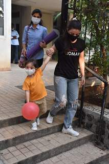 Soha Ali Khan with her daughter Inayaa at Bandra