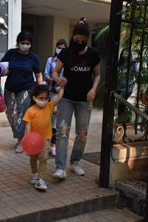 Soha Ali Khan with her daughter Inayaa at Bandra