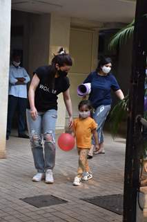 Soha Ali Khan with her daughter Inayaa at Bandra