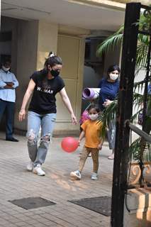 Soha Ali Khan with her daughter Inayaa at Bandra