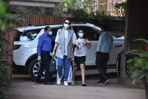 Karisma Kapoor with her son at Kareena Kapoor's house, Bandra