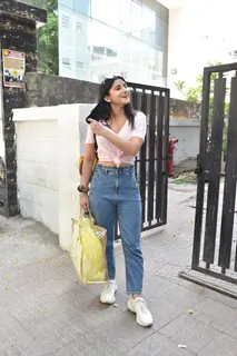 Kanika Mann snapped at a shoot in Andheri! 