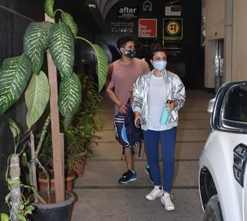 Soha Ali Khan and Kunal Khemu spotted at gym in Khar