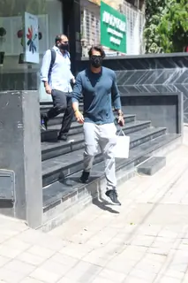 Arjun Rampal snapped at Mapple Store Bandra.