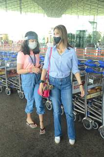 Riddhima Kapoor Sahani snapped departing with her daughter from Mumbai airport