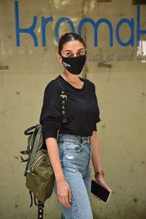 Aditi Rao Hydri snapped at salon in Juhu