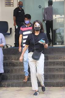 Neetu Kapoor snapped outside a bank in Bandra!