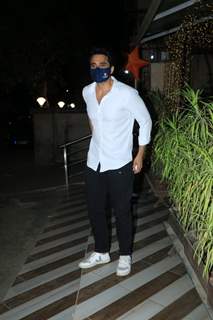 Jackky Bhagnani snapped at a cafe in Bandra