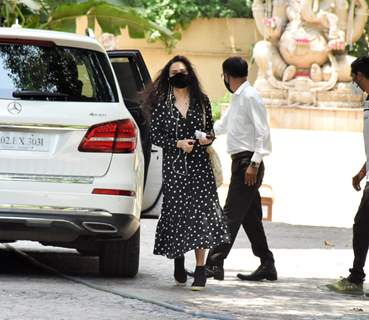 Preity Zinta snapped at Hrithik Roshan's house in Juhu