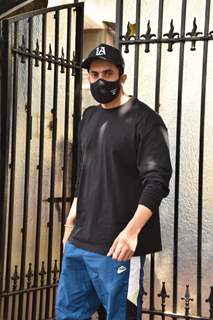 Sunny Singh snapped at Luv Ranjan office in Juhu