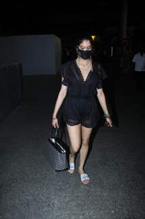 Janhvi Kapoor snapped at airport returning from the Maldives