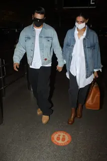 Ranveer Singh and Deepika Padukone leave for Bangalore as Janta curfew takes effect in Mumbai