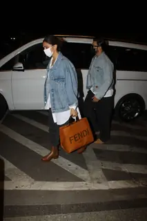 Ranveer Singh and Deepika Padukone leave for Bangalore as Janta curfew takes effect in Mumbai