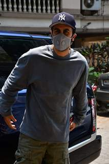 Ranbir Kapoor snapped at a dental clinic in Khar