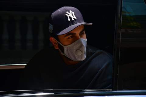 Ranbir Kapoor snapped at a dental clinic in Khar