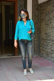 Neetu Kapoor snapped at a dental clinic in Khar