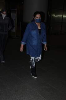 Amrita Singh snapped at Airport