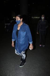 Amrita Singh snapped at Airport