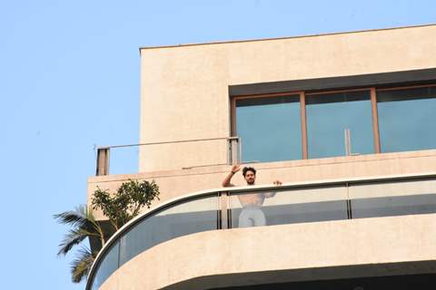 Tiger Shroff snapped flexing muscles in his balcony