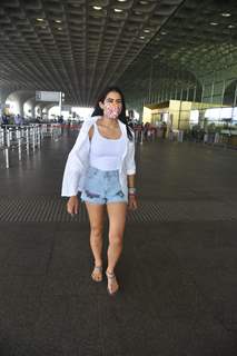 Sara Ali Khan snapped at the airport