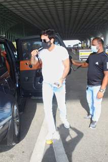 Ranbir Kapoor snapped at airport