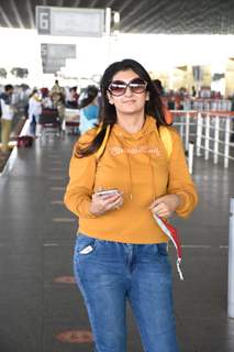Juhi Parmar snapped at airport