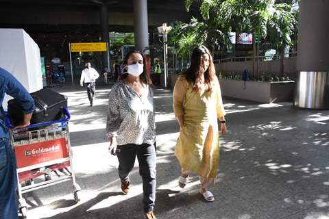 Soni Razdan and Shaheen Bhatt snapped at airport