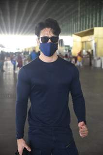 Tiger Shroff snapped departing for Maldives on Sunday