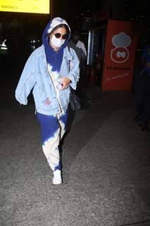 Hina Khan arrives at Mumbai airport