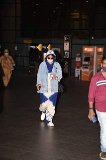 Hina Khan arrives at Mumbai airport