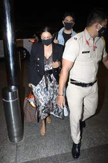 Gauri Khan and Aaryan Khan snapped at airport as they leave for New York