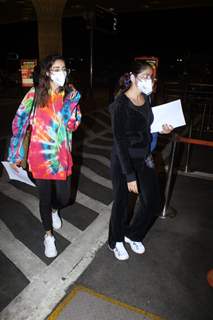 Ananya Panday spotted with mom Bhavana Pandey at the airport