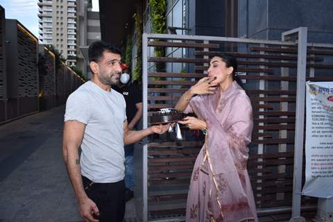 Pavitra Punia celebrates her birthday with Eijaz Khan