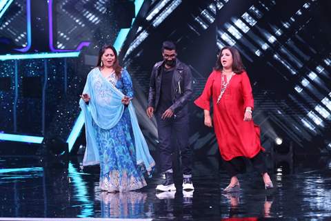 Remo D'Souza, Farah Khan and Geeta Kapur on sets of Super Dancer Chapter 4