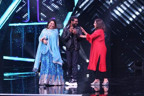 Remo D'Souza, Farah Khan and Geeta Kapur on sets of Super Dancer Chapter 4