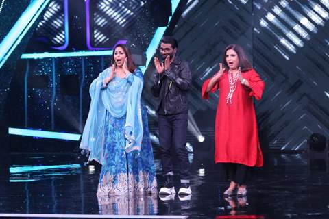 Remo D'Souza, Farah Khan and Geeta Kapur on sets of Super Dancer Chapter 4