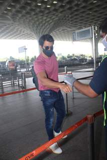 Sonu Sood spotted at Mumbai airport