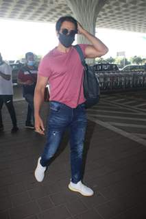 Sonu Sood spotted at Mumbai airport