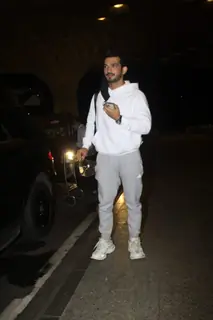 Arjun Bijlani snapped at Mumbai airport
