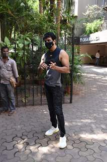 Sonu Sood snapped outside his residence