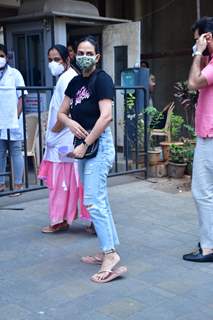 Esha Deol with husband Bharat Takhtani spotted at Dadar vaccination centre