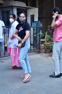 Esha Deol with husband Bharat Takhtani spotted at Dadar vaccination centre