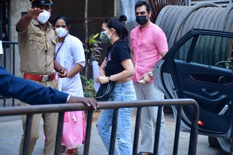 Esha Deol with husband Bharat Takhtani spotted at Dadar vaccination centre