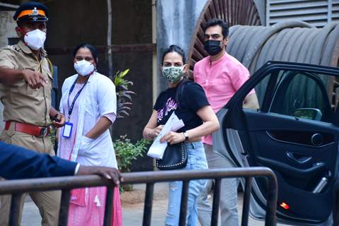 Esha Deol with husband Bharat Takhtani spotted at Dadar vaccination centre