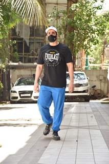 Sunny Singh spotted in Juhu, Mumabi