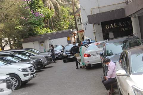 Helen spotted arriving at Salman Khan's house