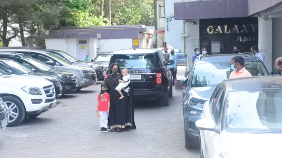 Arpita Khan Sharma spotted arriving at Salman Khan's house